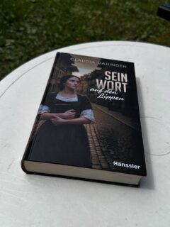 „Sein Wort auf den Lippen“ von Claudia Dahinden. Rezension auf meinem Blog (Link in Bio).
#leseempfehlung #leseliebe #schweizerbuch