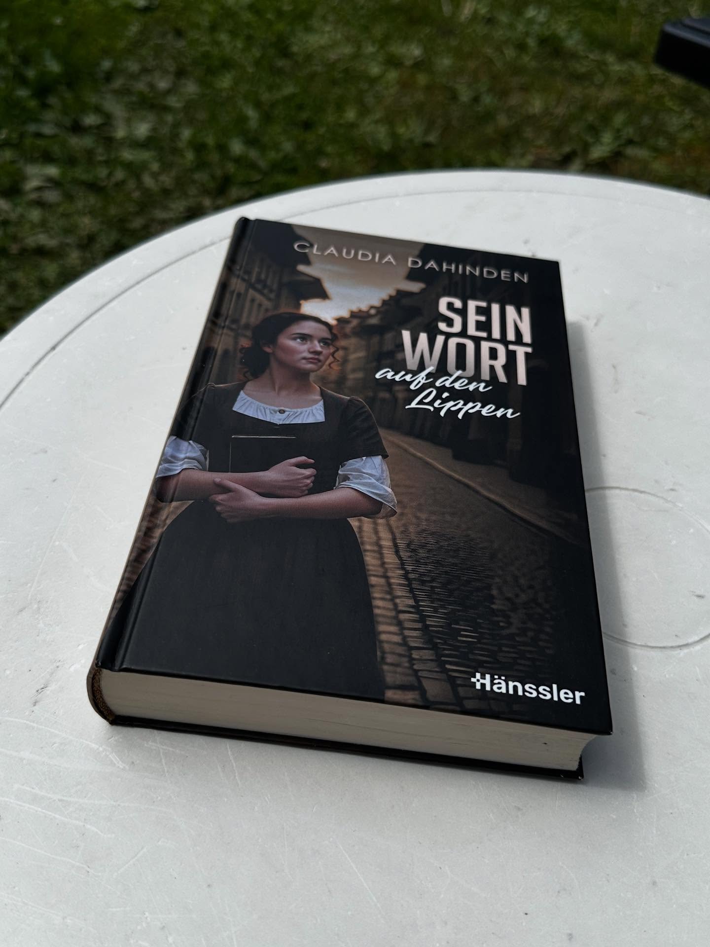 „Sein Wort auf den Lippen“ von Claudia Dahinden. Rezension auf meinem Blog (Link in Bio).
#leseempfehlung #leseliebe #schweizerbuch